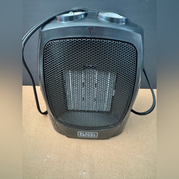 New Black + Decker Portable Space Heater Room Space Heater With Carrying Handle - Picture 3 of 6